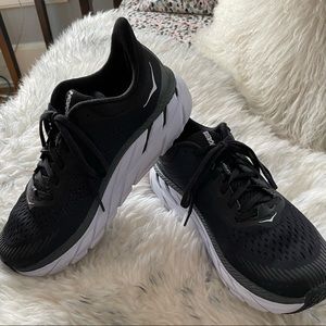 Hoke ONE ONE • Clifton 7 • Women’s Size 8 Wide • Black/White